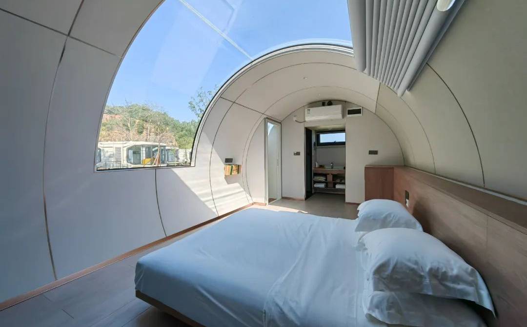 Model O5 Capsule intelligent mobile prefabricated tiny house